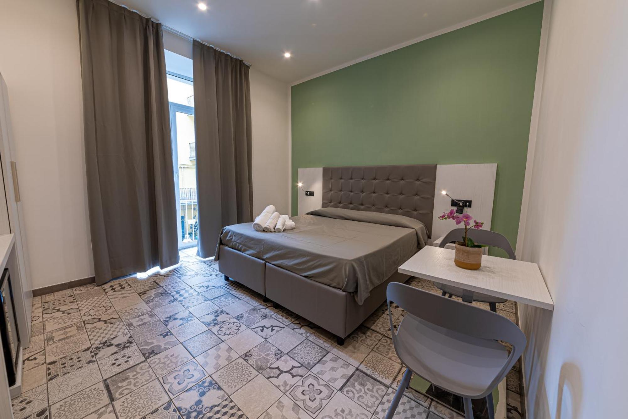Residenza San Lorenzo Alojamento de Acomodação e Pequeno-almoço Nápoles